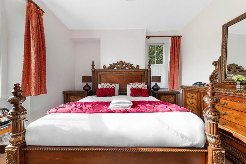 Haselbury Mill Hotel ครูเคิร์น ภายนอก รูปภาพ